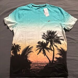 BRAND NEW Hollister Men's Medium Blue and Orange Ocean sunset Graphic T-Shirt